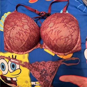 Victoria’s Secret bombshell bra and thong panty set